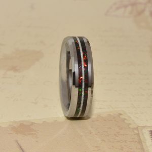 Bague commémorative sur mesure opale noire en tungstène avec cendres intégrées